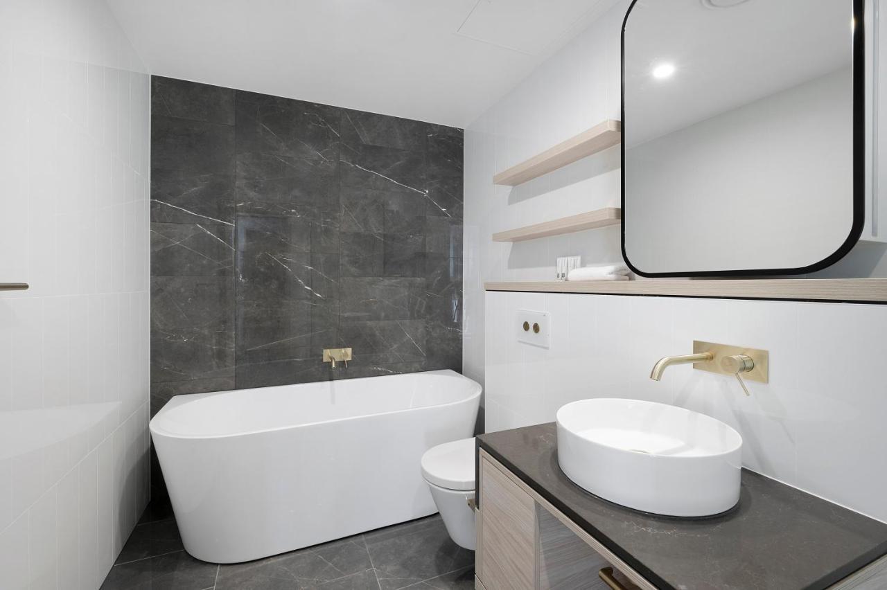 Sea View Beachfront Apartment In Surfers Gold Coast Zewnętrze zdjęcie